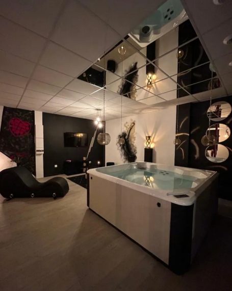 Love room Epernay, l'escapade sensuelle. jaccuzzi