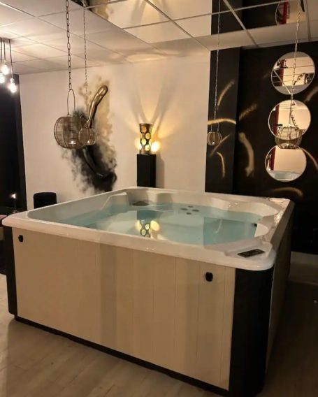 Love room Epernay, l'escapade sensuelle. jaccuzzi